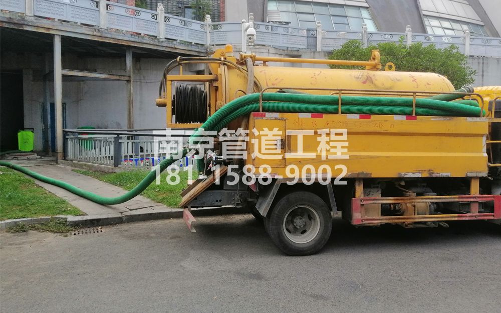 277桐庐商场隔油池吸污